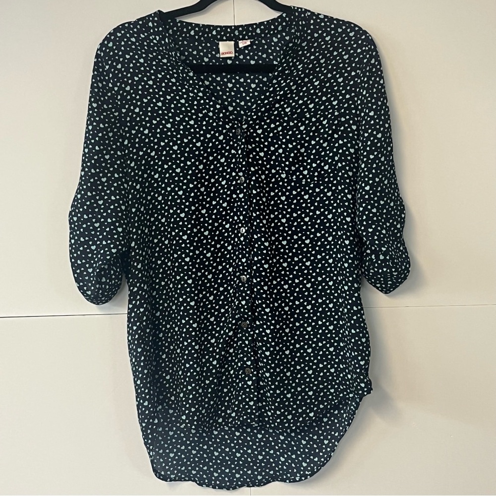 Women’s Bongo Navy Blue Heart Button Up Blouse. Size Large.